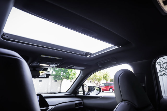 Used 2024 Lexus UX 250h FWD image 19