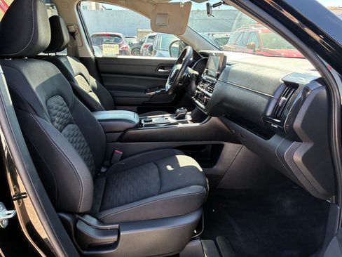 Used 2022 Nissan Pathfinder SV AWD/4WD image 30