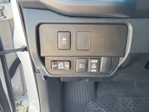 Used 2022 Toyota Tacoma TRD Sport w/ Technology Package AWD/4WD image 26