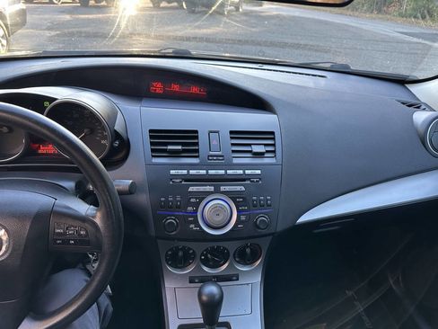 Used 2010 MAZDA MAZDA3 i Touring image 7