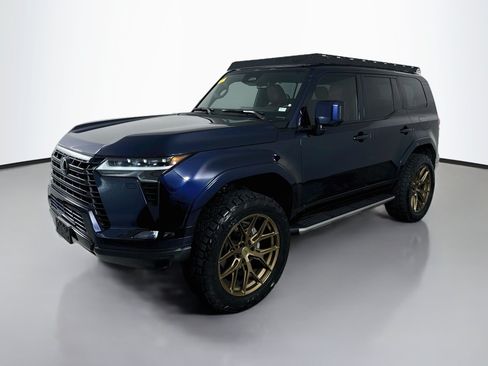 Used 2025 Lexus GX 550 w/ Accessory Package (31) AWD/4WD image 3