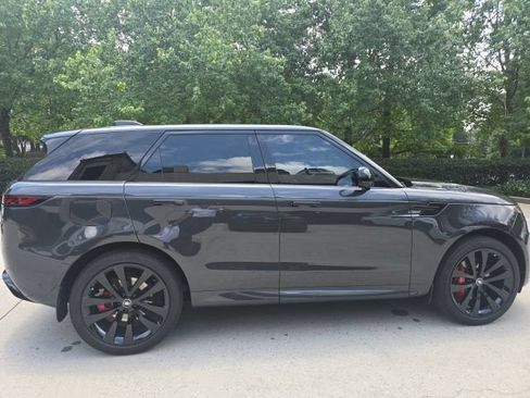 Used 2025 Land Rover Range Rover Sport Dynamic SE AWD/4WD image 9