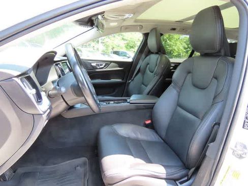 Used 2020 Volvo V60 T5 Cross Country w/ Protection Package Premier AWD/4WD image 11