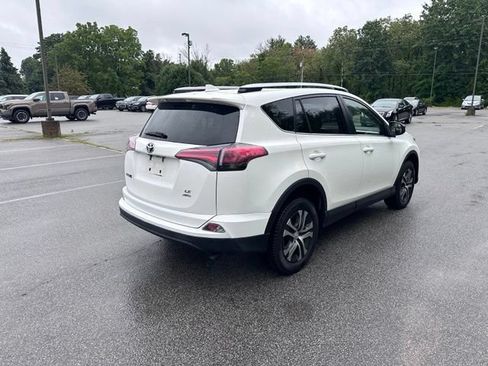 Used 2016 Toyota RAV4 LE AWD/4WD image 3