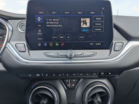 Used 2025 Chevrolet Blazer LT image 13