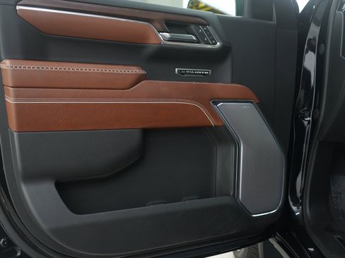 Used 2024 GMC Sierra 1500 Denali Ultimate image 17