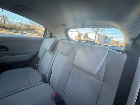 Used 2016 Honda HR-V LX image 23