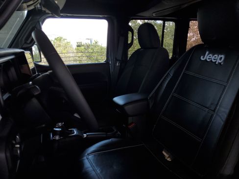 Used 2025 Jeep Wrangler Unlimited Sport AWD/4WD image 19