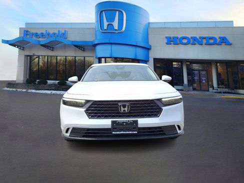 Used 2023 Honda Accord EX image 2