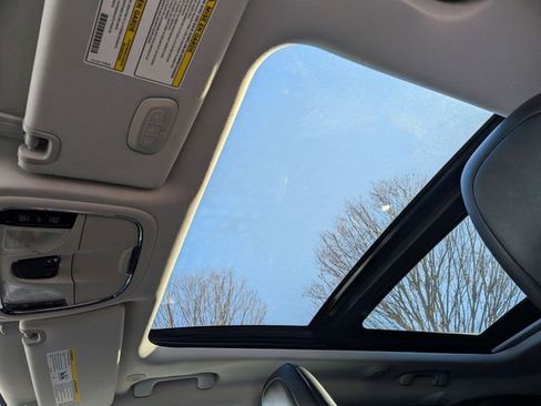 Certified 2021 Jeep Cherokee Limited w/ Trailer Tow Group image 12