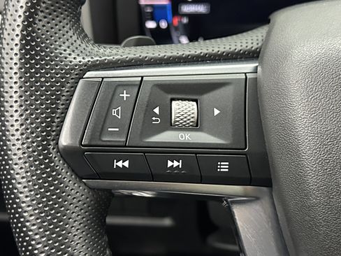 Used 2023 Mitsubishi Outlander SE image 23