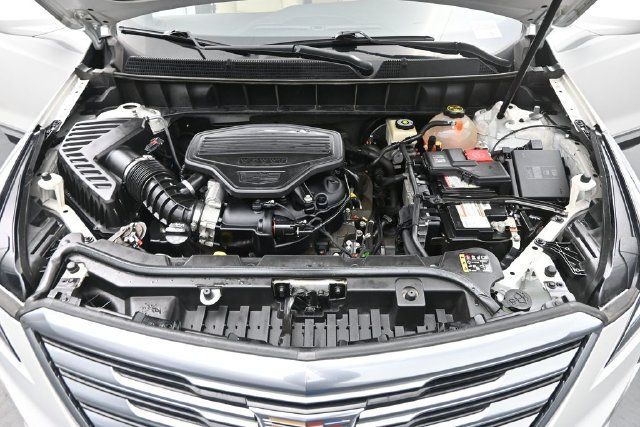 Used 2017 Cadillac XT5 Luxury w/ Driver Awareness Package AWD/4WD image 35