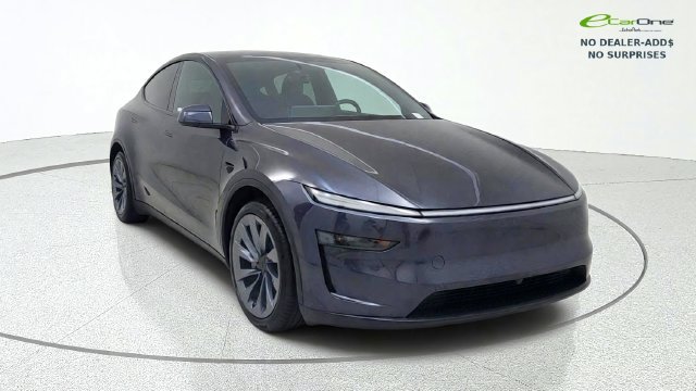 Used 2026 Tesla Model Y AWD image 1