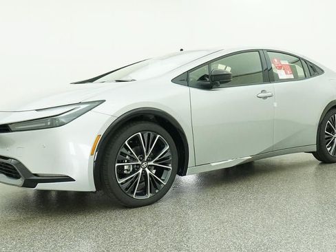 New 2027 Toyota Prius XLE FWD image 17