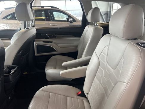 Used 2021 Kia Telluride SX w/ SX Prestige Package image 6