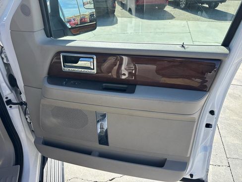 Used 2013 Lincoln Navigator 2WD w/ HD Trailer Tow Pkg image 28