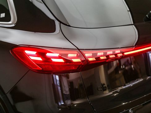 Certified 2025 Audi Q5 Premium w/ Premium Plus AWD/4WD image 12