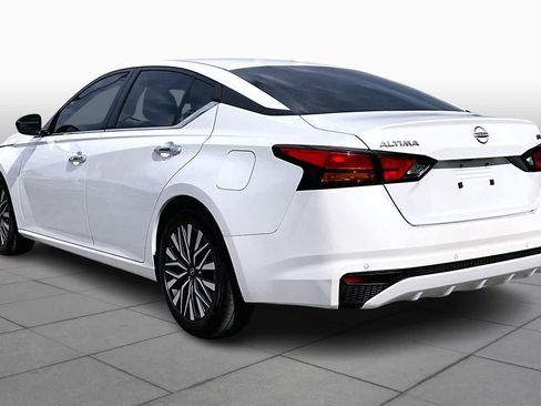 Used 2024 Nissan Altima 2.5 SV image 12
