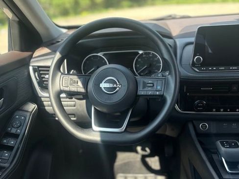 Used 2022 Nissan Rogue SV AWD/4WD image 21