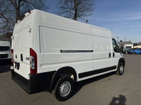 Used 2025 RAM ProMaster 2500 w/ Convenience Group FWD image 9