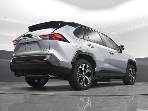 Used 2025 Toyota RAV4 XSE image 46