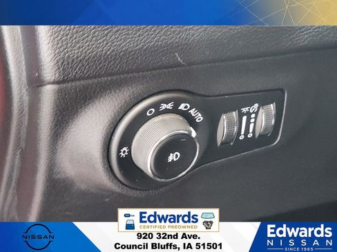Used 2018 Jeep Compass Trailhawk w/ Leather Interior Group AWD/4WD image 27