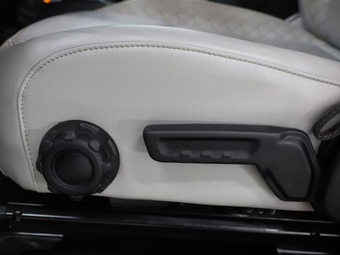 Used 2023 Jeep Wrangler Unlimited Sahara image 23