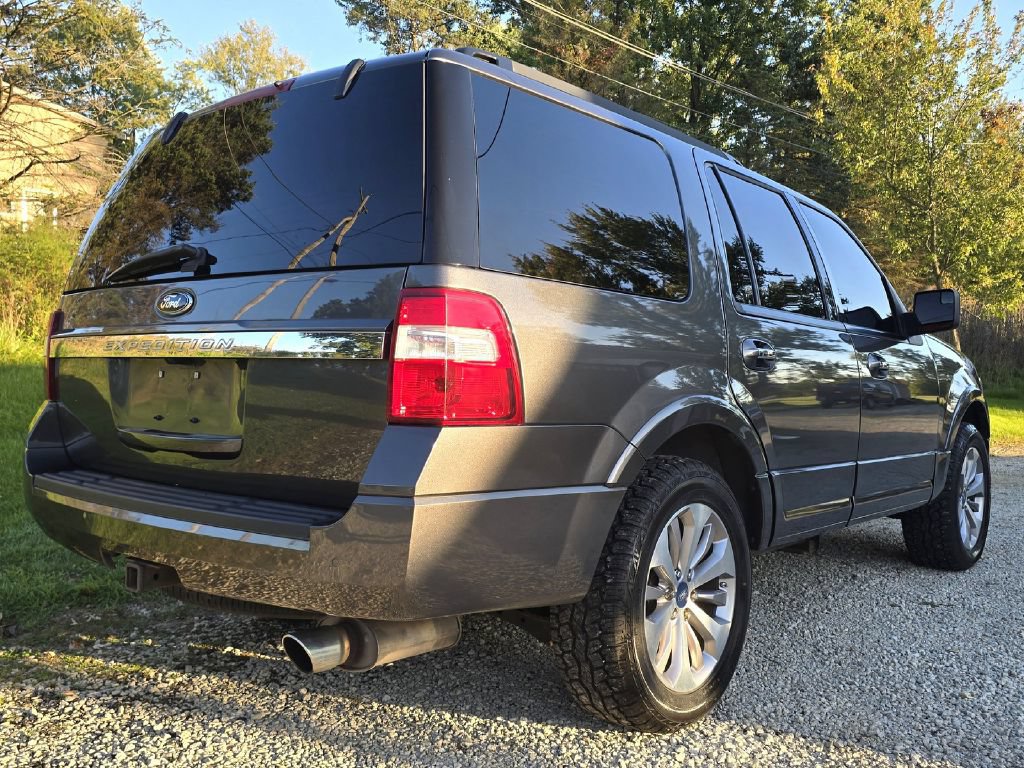 Used 2015 Ford Expedition XLT w/ Equipment Group 202A AWD/4WD image 10