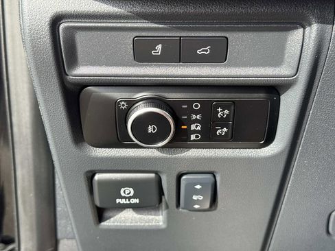 Used 2024 Ford Expedition Limited image 21