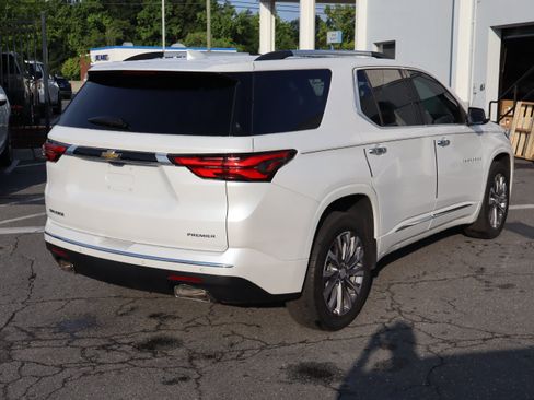Used 2023 Chevrolet Traverse Premier w/ LPO, Floor Liner Package FWD image 10