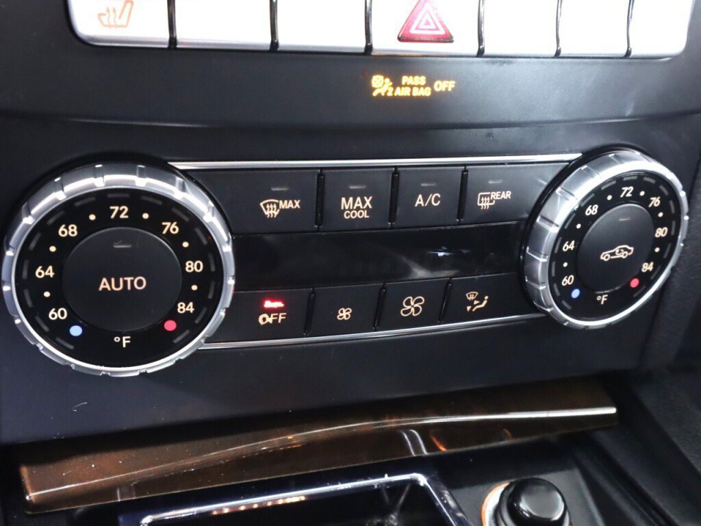 Used 2014 Mercedes-Benz C 300 4MATIC Sedan image 20