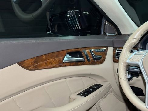Used 2012 Mercedes-Benz CLS 550 image 25
