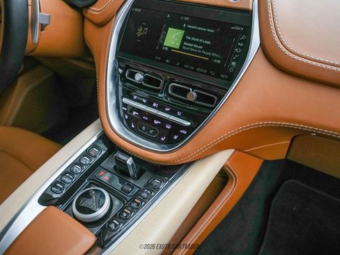 Used 2021 Aston Martin DBX image 56