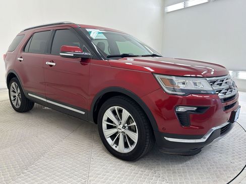 Used 2018 Ford Explorer Limited w/ Equipment Group 301A FWD image 7