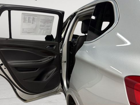Used 2019 Buick Envision Essence FWD image 36