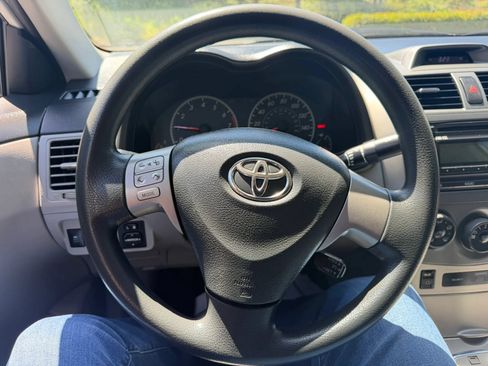 Used 2012 Toyota Corolla L FWD image 29