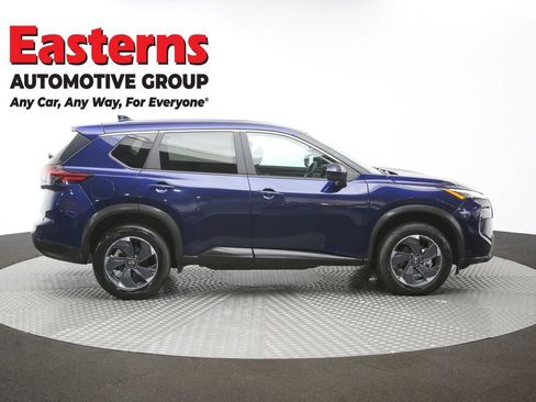 Used 2024 Nissan Rogue SV AWD/4WD image 44