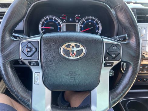 Used 2018 Toyota 4Runner Limited AWD/4WD image 23