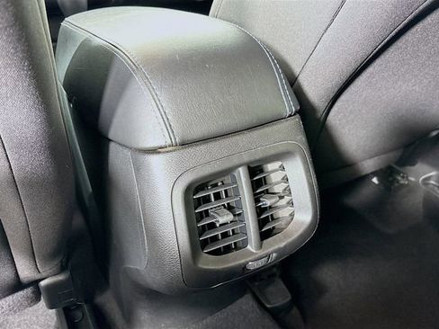 Used 2019 Jeep Cherokee Latitude w/ Popular Appearance Group FWD image 22