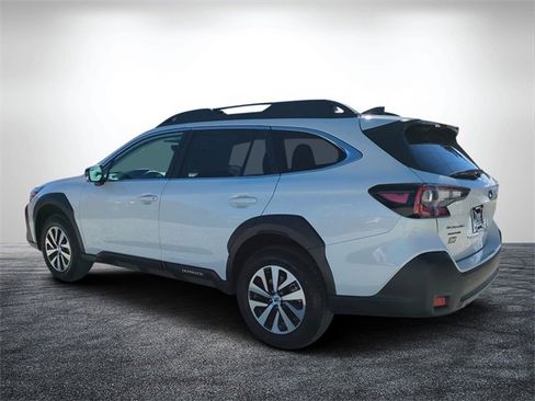 Used 2025 Subaru Outback Premium image 6