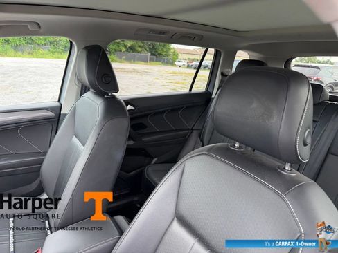 Used 2024 Volkswagen Tiguan SE w/ Panoramic Sunroof Package AWD/4WD image 12