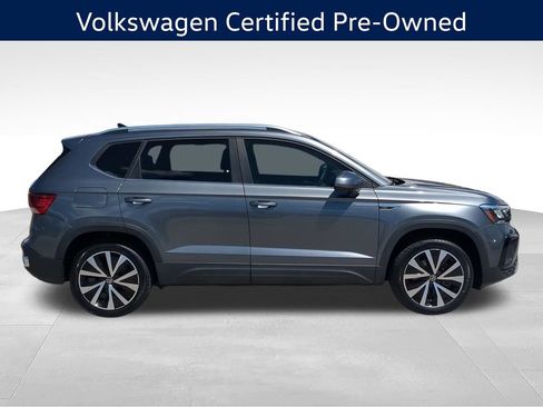 Certified 2023 Volkswagen Taos SE w/ Panoramic Sunroof Package FWD image 2