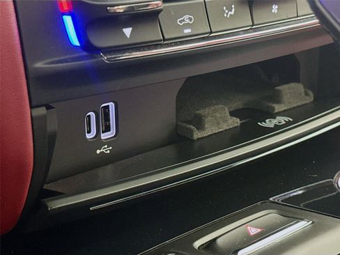 Used 2021 Maserati Quattroporte Trofeo image 15