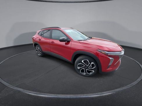 New 2026 Chevrolet Trax RS w/ Driver Confidence Package FWD image 2