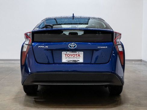 Used 2017 Toyota Prius Three image 6