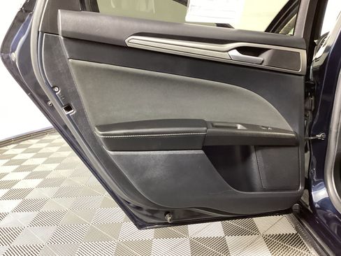 Used 2020 Ford Fusion SE image 28