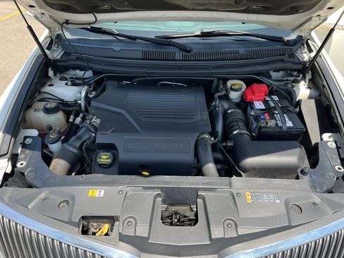 Used 2013 Lincoln MKT AWD image 30