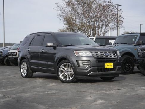 Used 2016 Ford Explorer Limited image 2