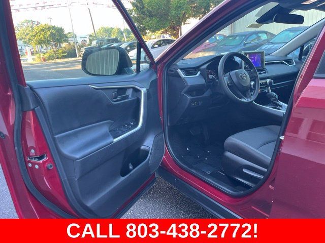 Used 2024 Toyota RAV4 LE FWD image 4