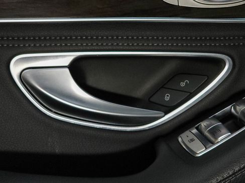 Used 2015 Mercedes-Benz C 300 4MATIC Sedan image 18